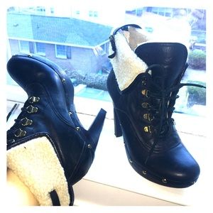 BCBG “BG-MELO” booties. Genuine Leather. Like NEW!